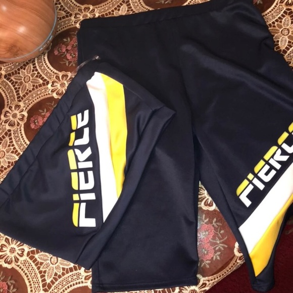 Two piece set - Picture 2 of 3